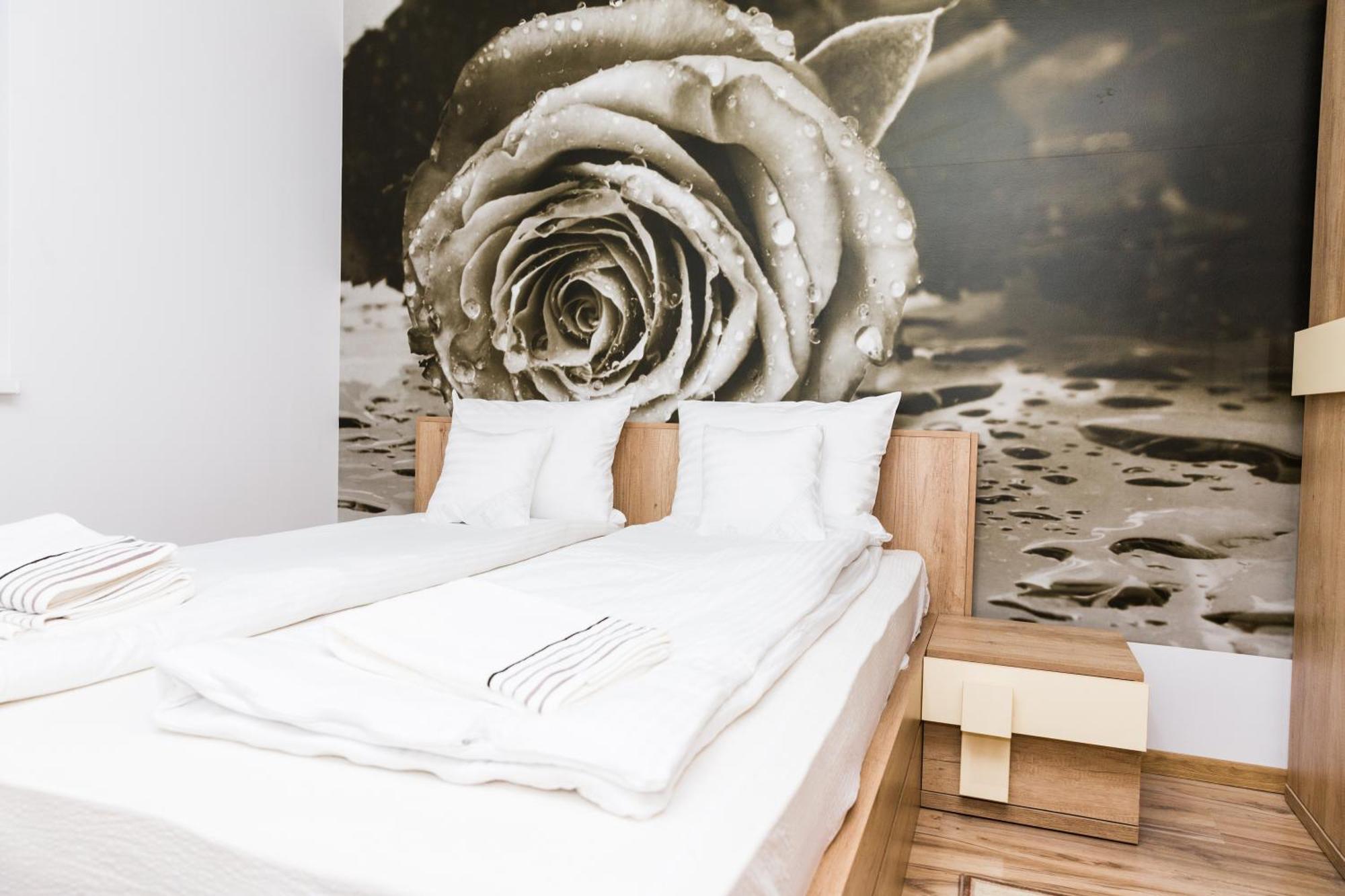 Ferienwohnung Urban Retreat Luxury Hideaway Oradea Exterior foto