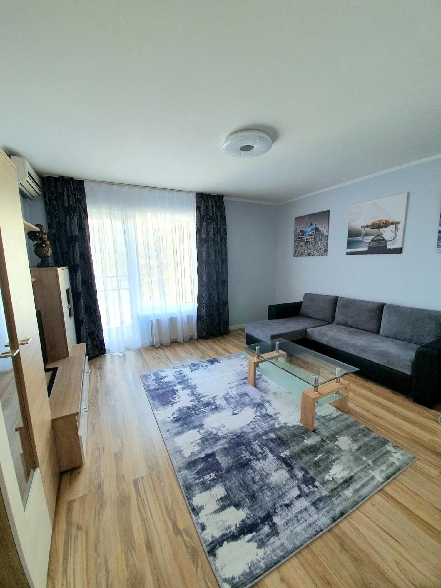 Ferienwohnung Urban Retreat Luxury Hideaway Oradea Exterior foto